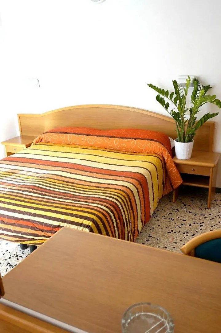Hotel Mariolina Misano Adriatico 2*,  Ιταλία